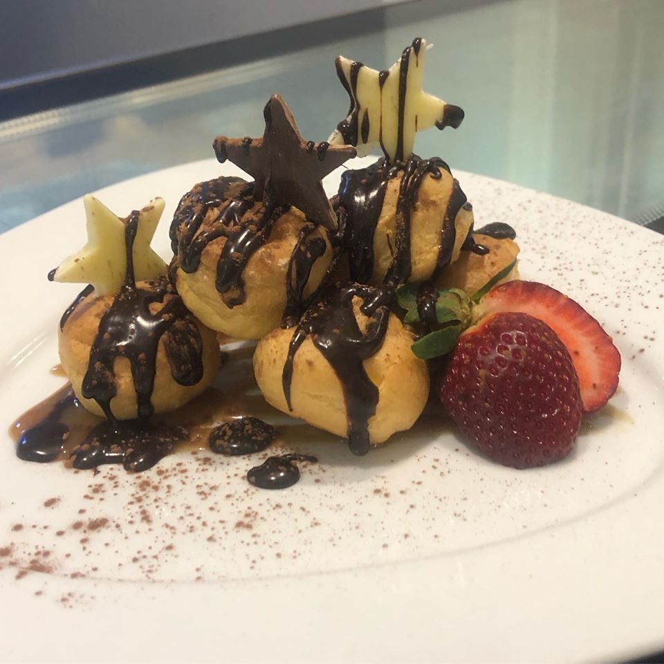 Ten Dollar Town Motel