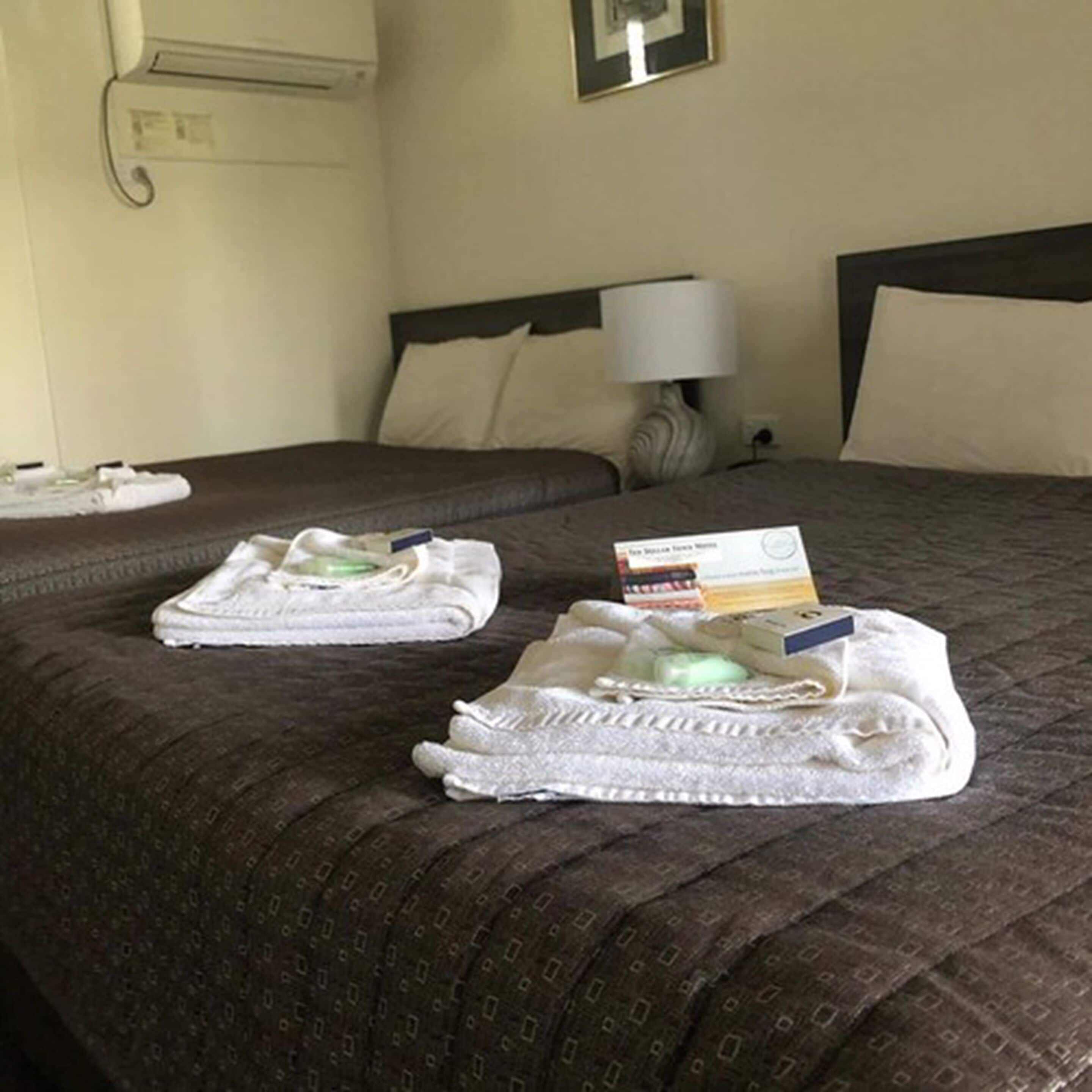 Ten Dollar Town Motel