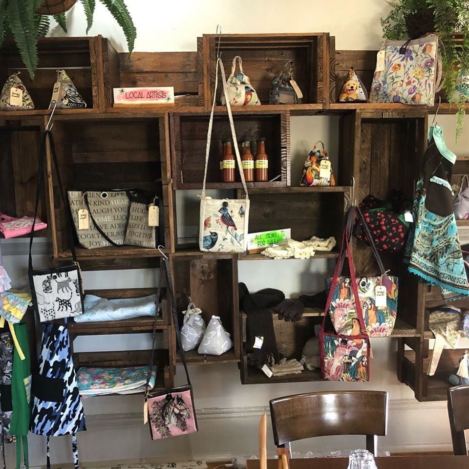 Ten Dollar Town Motel