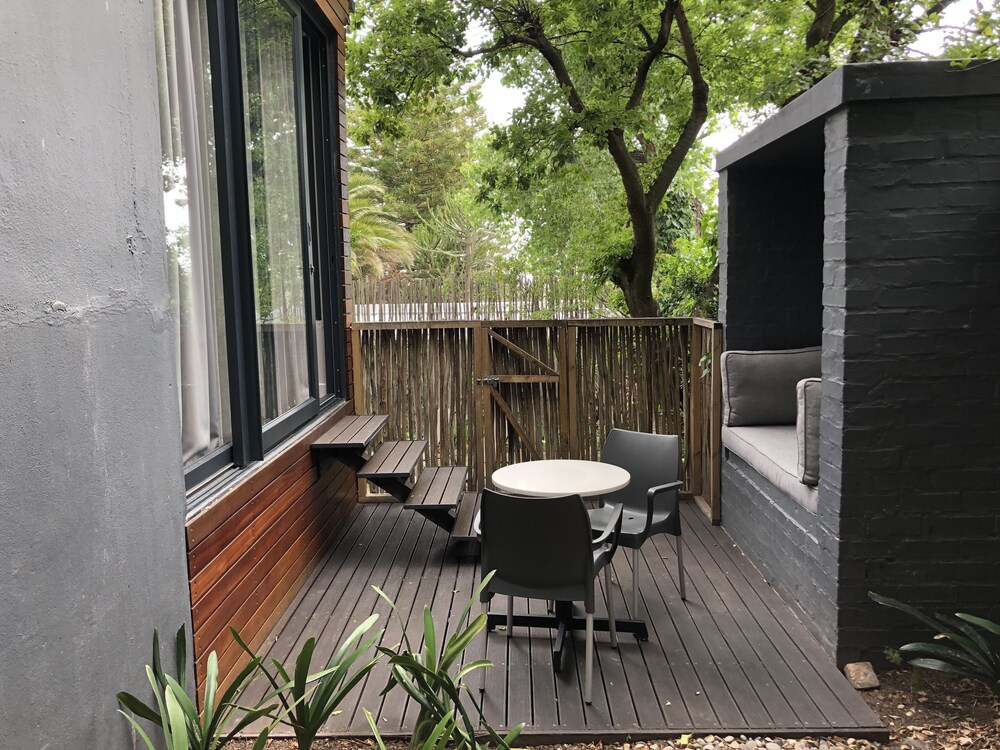 Promo [70% Off] Treehouse Suites Boutique Serviced Apartment Indonesia