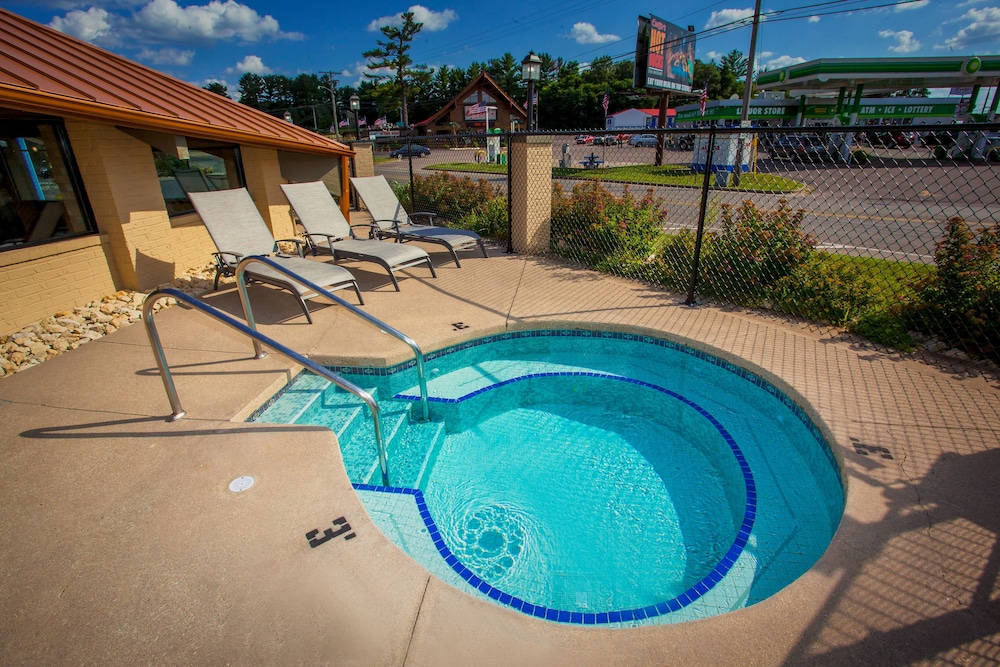 Natura Treescape Resort in Wisconsin Dells Best Rates & Deals on Orbitz