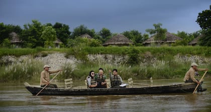 Barahi Jungle Lodge