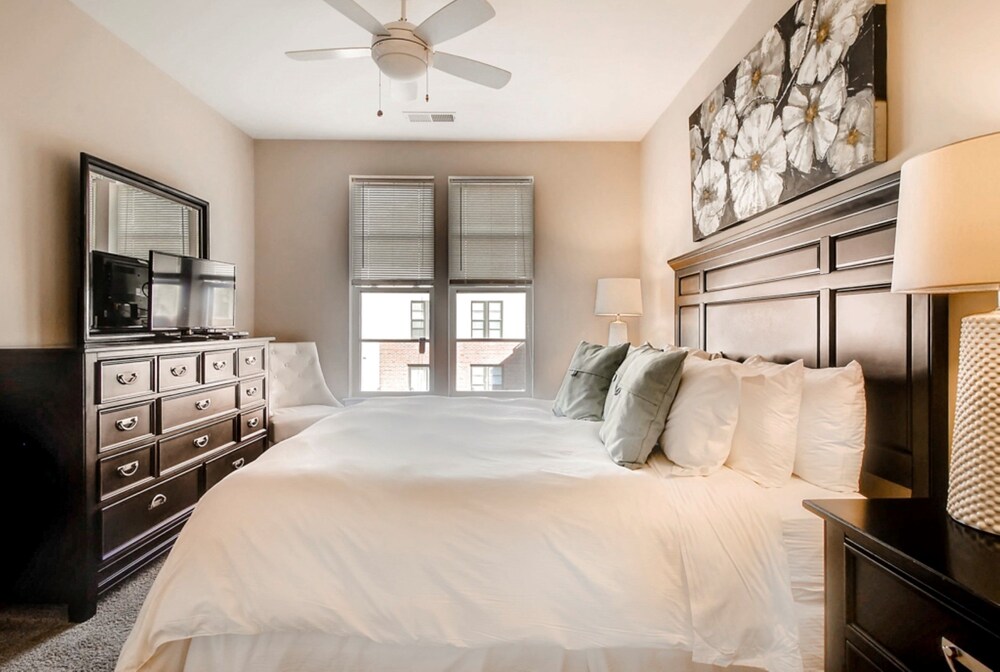 Global Luxury Suites In Sterling 2018 Room S Deals Reviews Exterior Featured Image Guestroom
