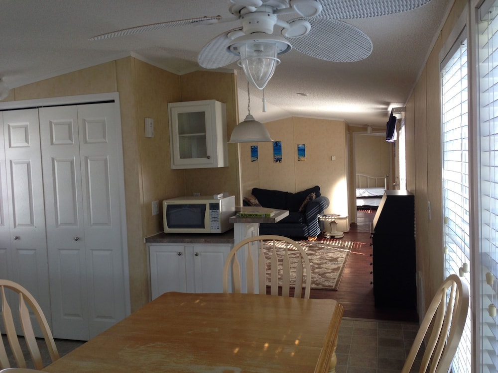 In-room dining, Hatteras Sands Camping Resort