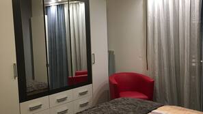 Zimmersafe, Bügeleisen/Bügelbrett, kostenpflichtige Babybetten