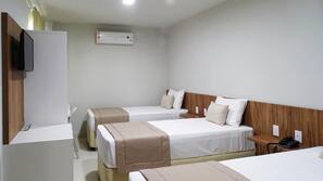 Frigobar, escrivaninha, cortinas blackout, Wi-Fi de cortesia