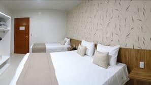 Frigobar, escrivaninha, cortinas blackout, Wi-Fi de cortesia