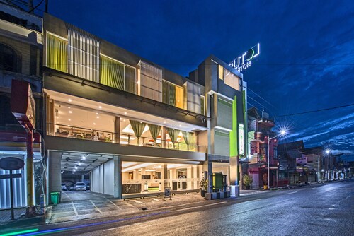Hotels Near Planet Waterboom Subang Find Cheap 20 Hotel - 