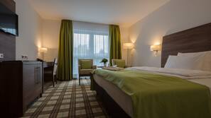 Minibar, Schreibtisch, Bügeleisen/Bügelbrett, kostenlose Babybetten