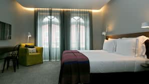 Minibar, in-room safe, individually decorated, individually furnished