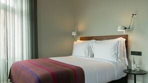 Minibar, in-room safe, individually decorated, individually furnished