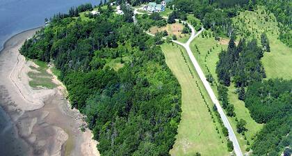 Still Point Lodge & Cottages