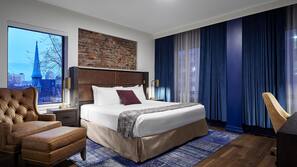 Hypo-allergenic bedding, in-room safe, desk, laptop workspace