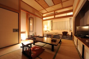 Takachihokan, Japanese Western Style Room, Non Smoking | In-room safe, free WiFi, bed sheets