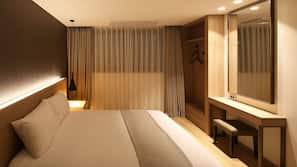 Blackout drapes, free WiFi
