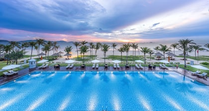 Melia Vinpearl Cam Ranh Beach Resort