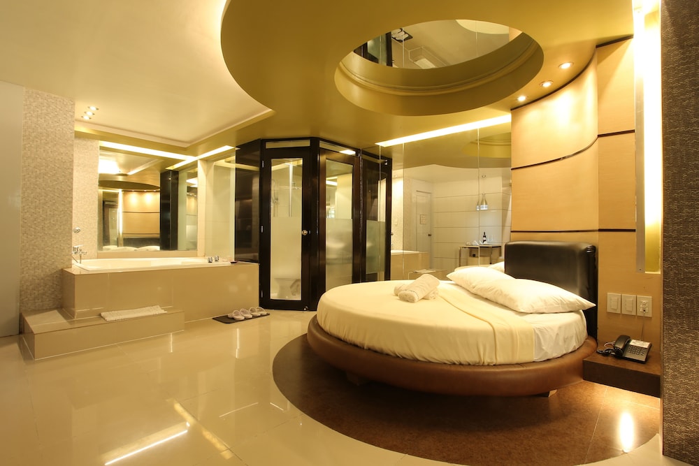 One Serenata Hotel Bacao Reviews, Photos & Rates