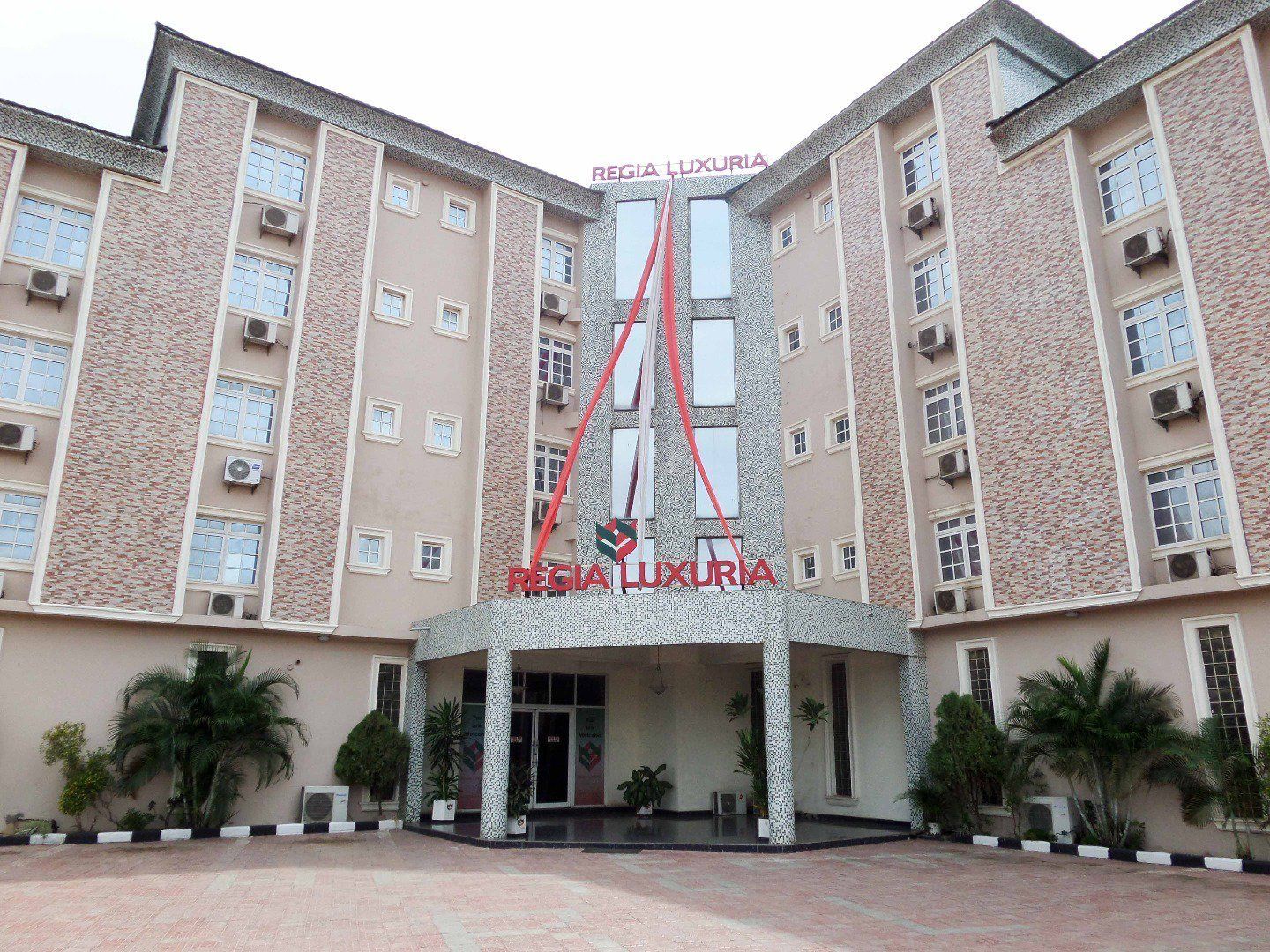 Regia Luxuria Hotel and Suites in Alimosho, Nigeria