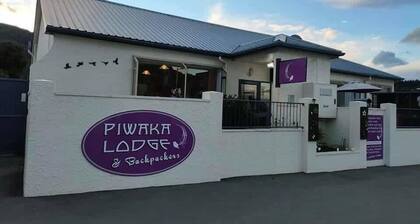 Piwaka Lodge and Backpackers