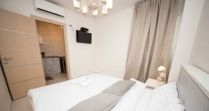 Jonathan hotel in Ben Yehuda