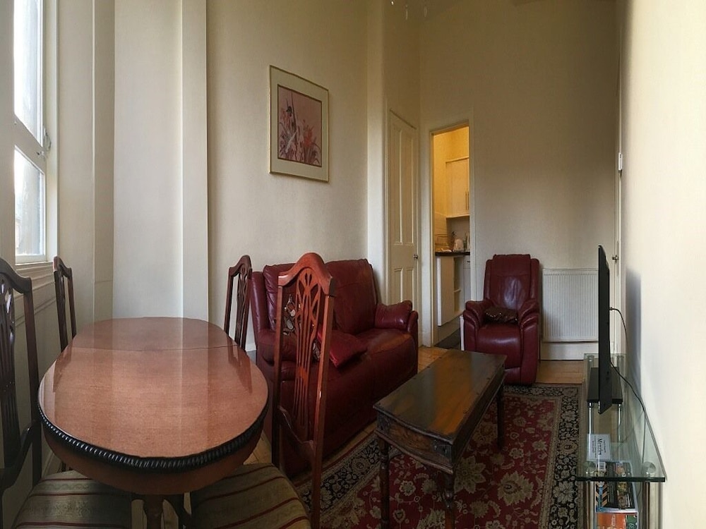 Menzies Apartment