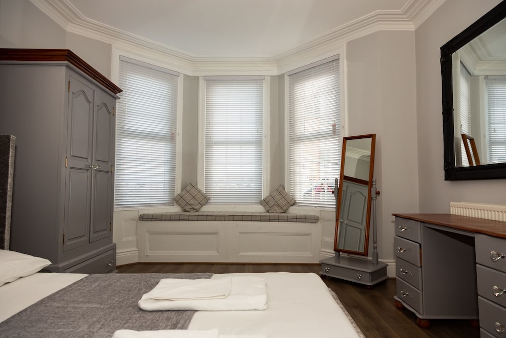 Alexander Apartments Baltic Court