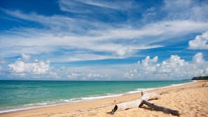 บนชายหาด