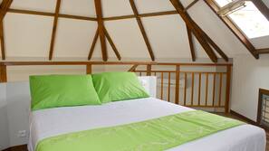 2 bedrooms, minibar, cribs/infant beds, free WiFi