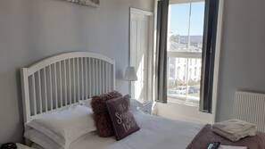 Blackout curtains, free WiFi, linens