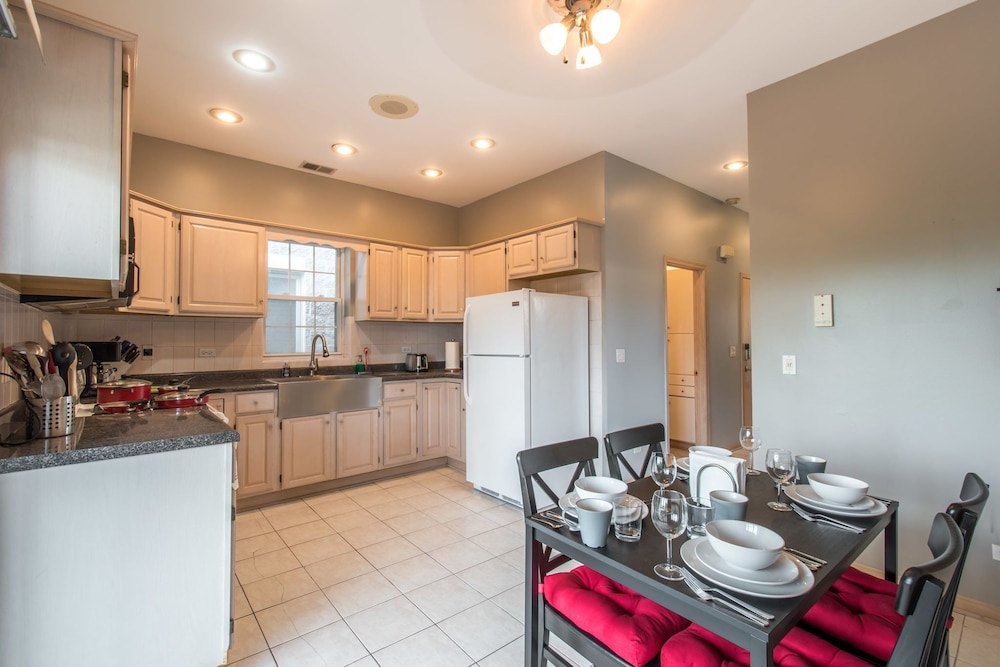 Grand Local Ave Luxury Apartments Grand Local Ave Luxury Apartments
