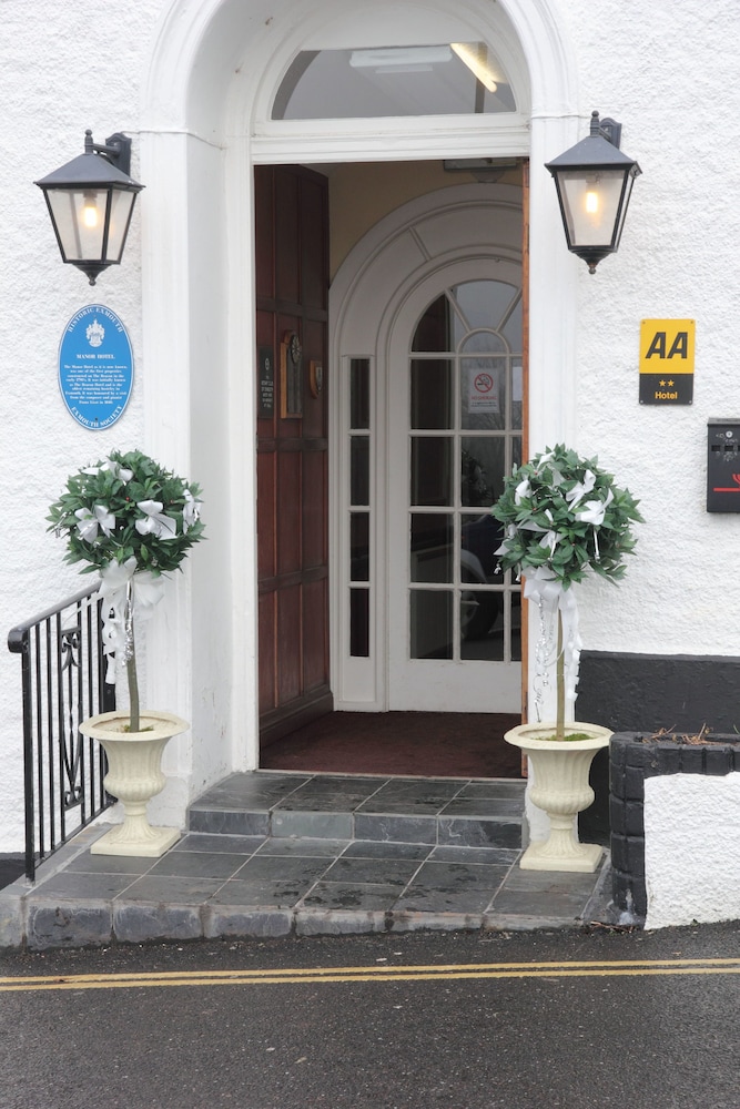 Manor Hotel
