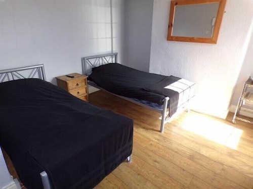 Hotels Near Aintree Racecourse 25 Ebookers Manor Guest House