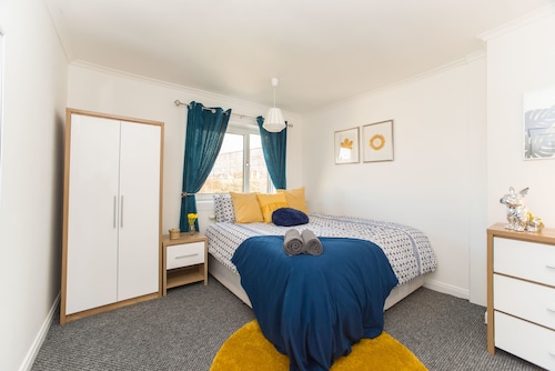 Hamilton Scotland Accommodation 440 Hotels In Kenmar House