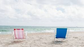 Beach nearby, sun-loungers, beach umbrellas, beach towels