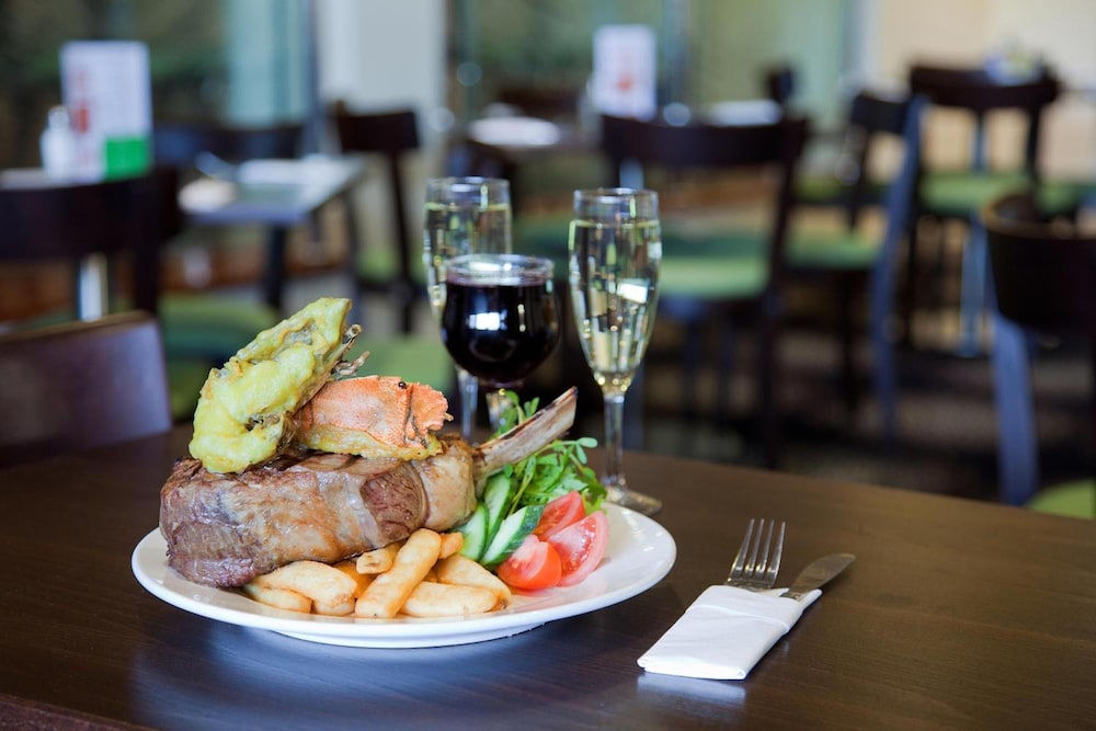 Carriers Arms Hotel AU116 Deals & Reviews (Maryborough, AUS) Wotif