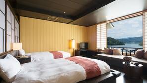 In-room safe, desk, free WiFi