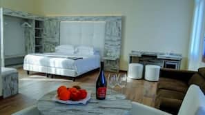 Minibar, desk, cribs/infant beds, free WiFi