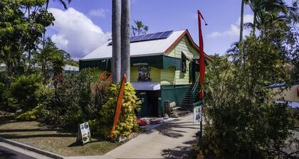 On The Wallaby Eco Lodge - Hostel