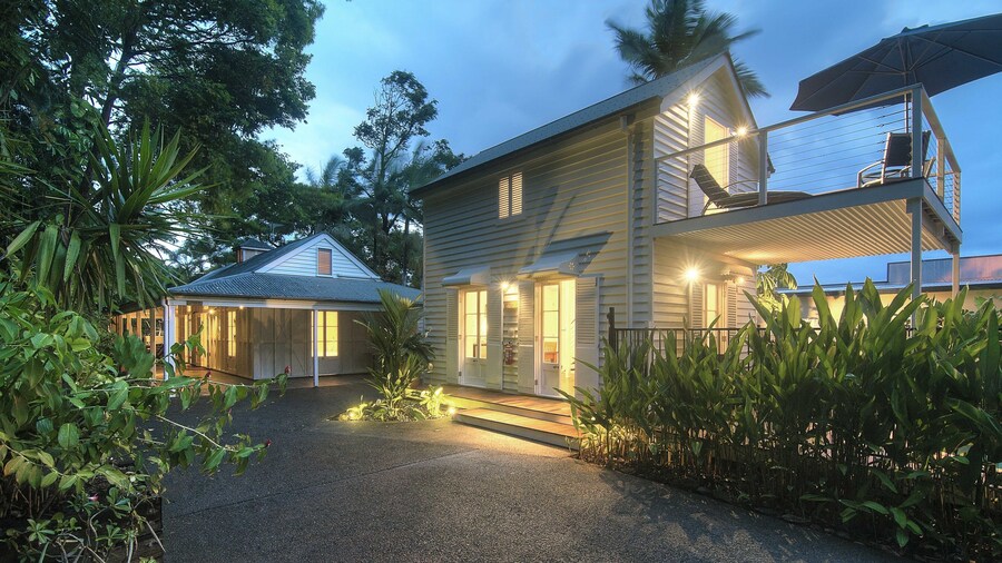 Port Douglas Cottage and Lodge