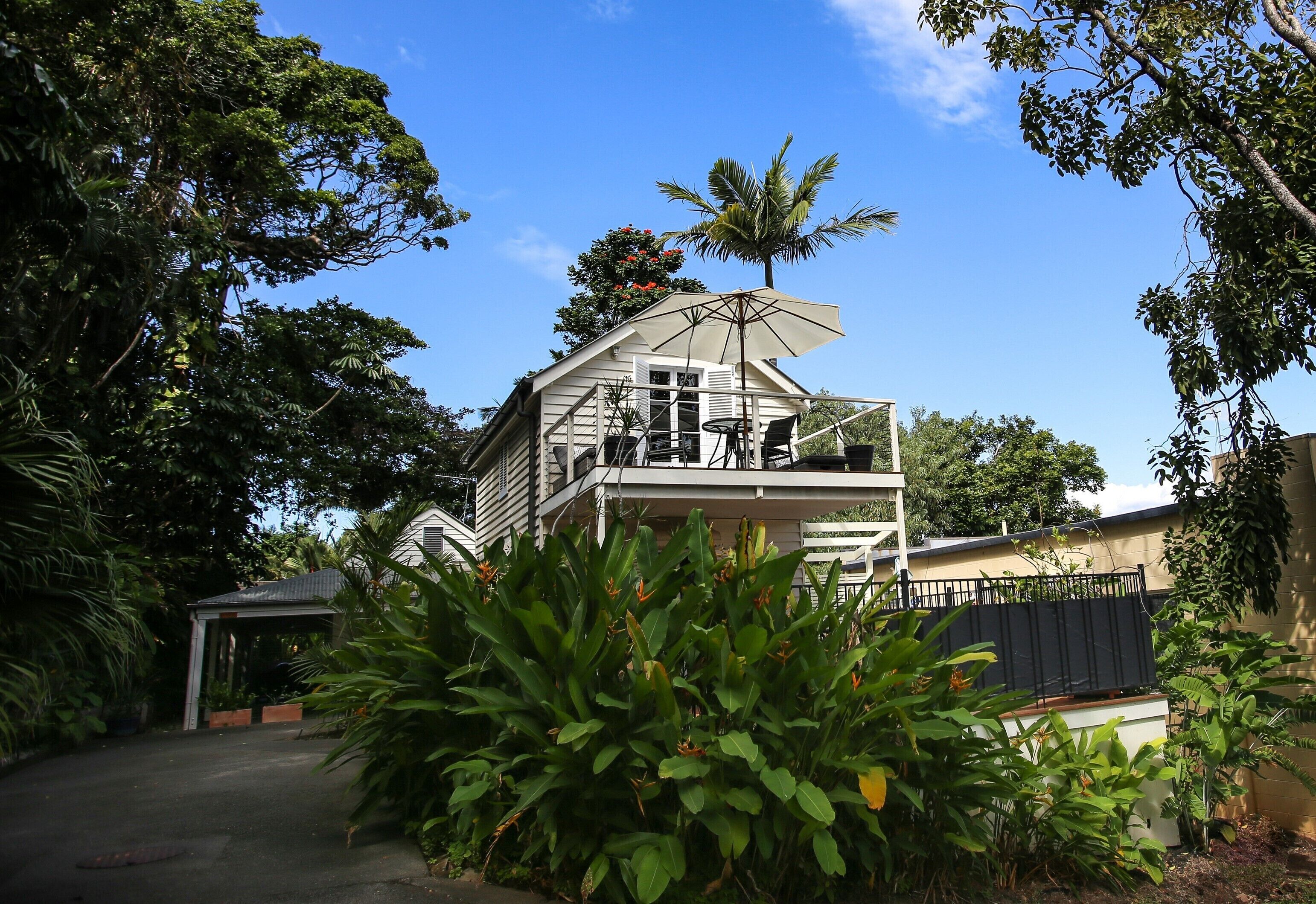 Port Douglas Cottage and Lodge