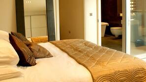 Premium bedding, in-room safe, free cots/infant beds, rollaway beds