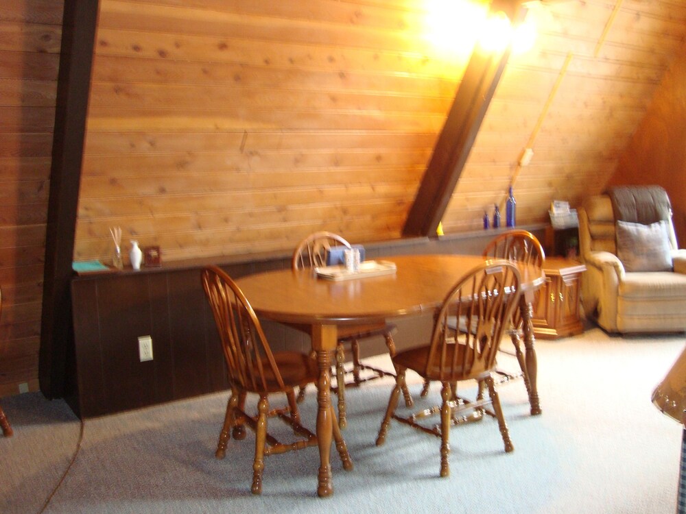 Northern Exposure 2018 Room S Deals Reviews Expedia Bathroom Featured Image In Room Dining