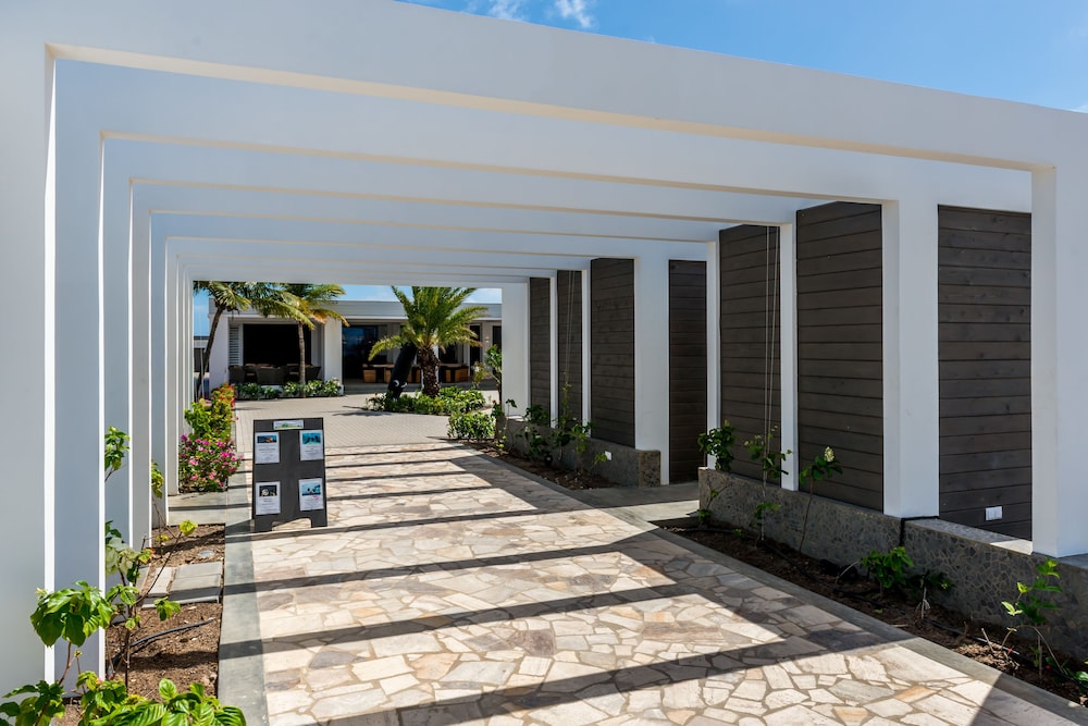 Delfins Beach Resort In Kralendijk Bonaire Expedia