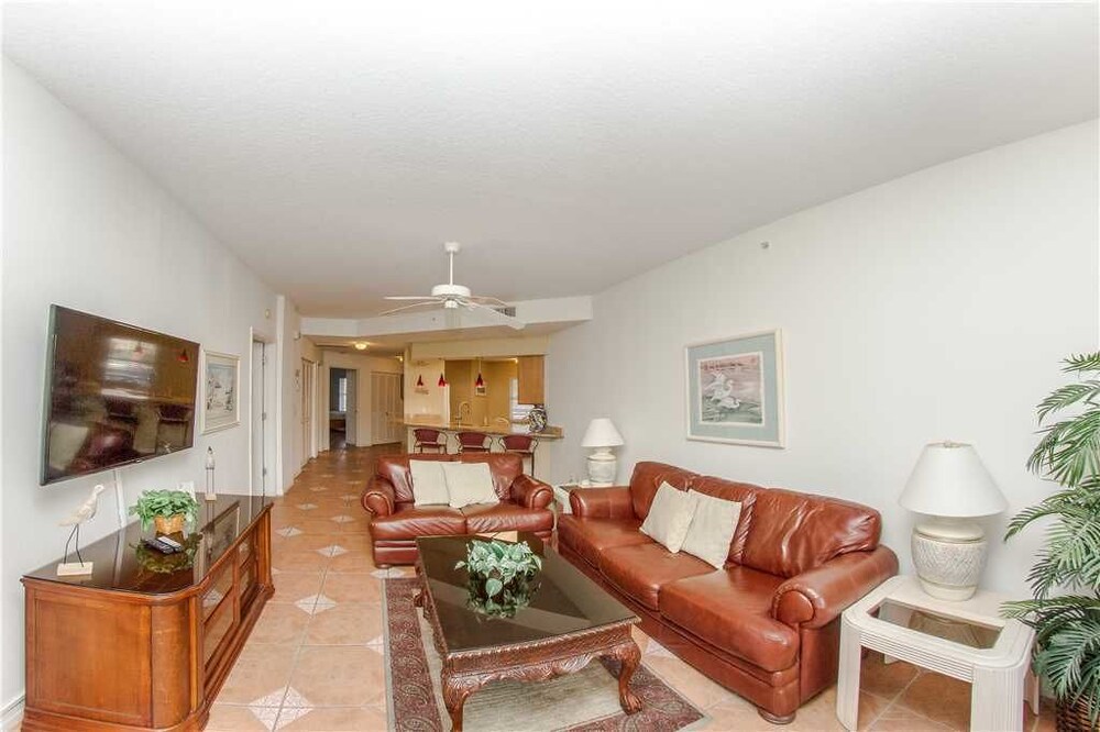 105 At Crimson Condos By Redawning 2018 Pictures Reviews Prices 2 Bedrooms Balcony Beach View 105 At Crimson Condos