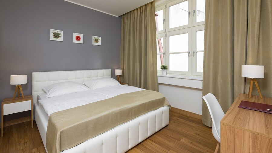 Hotel Garden Court