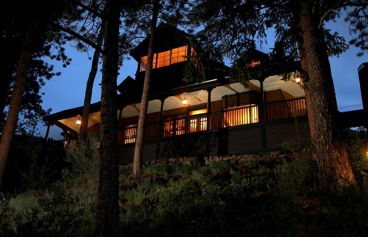 The Outlook Lodge In Colorado Springs Co Expedia