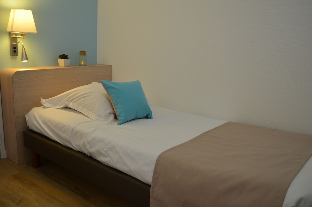 The Originals Boutique Hôtel Port La Vie Saint Gilles Croix De View From Hotel Featured Image Guestroom