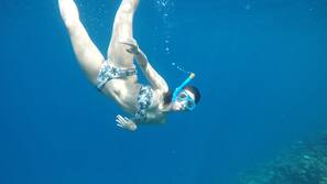 Spiaggia privata, sabbia bianca, lettini da mare, ombrelloni
