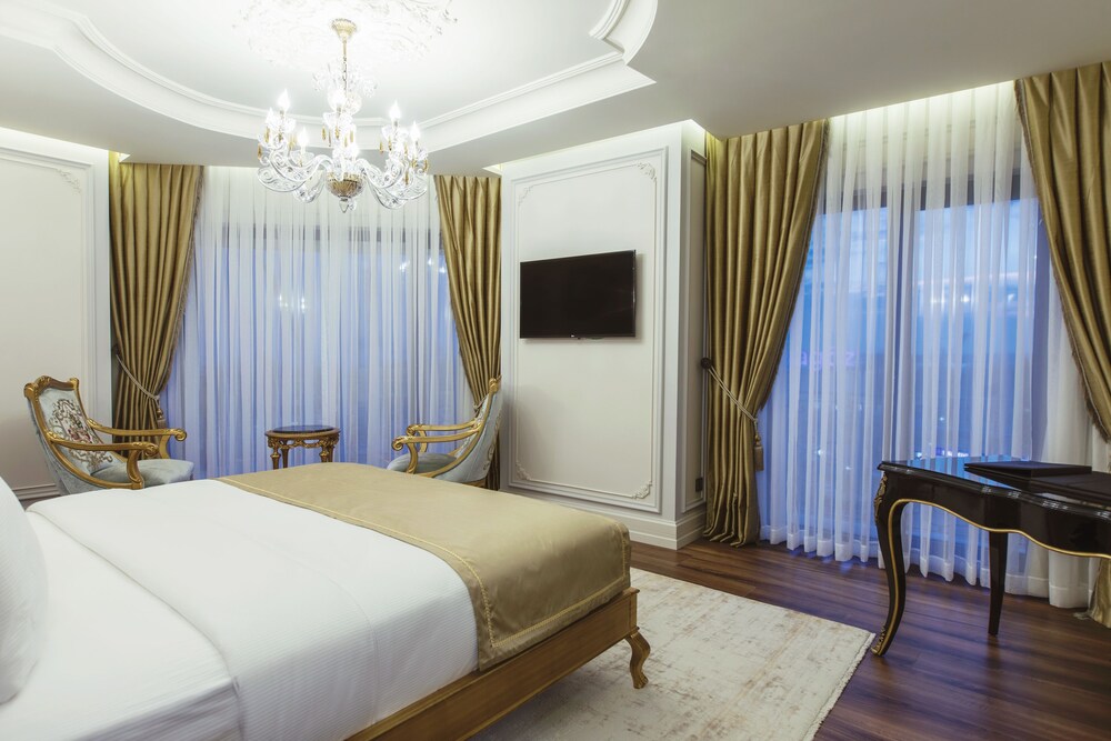 Front Entrace Picture Of The Time Hotel Marina Istanbul Tripadvisor