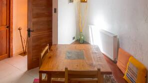 Minibar, caja fuerte, wifi gratis y ropa de cama